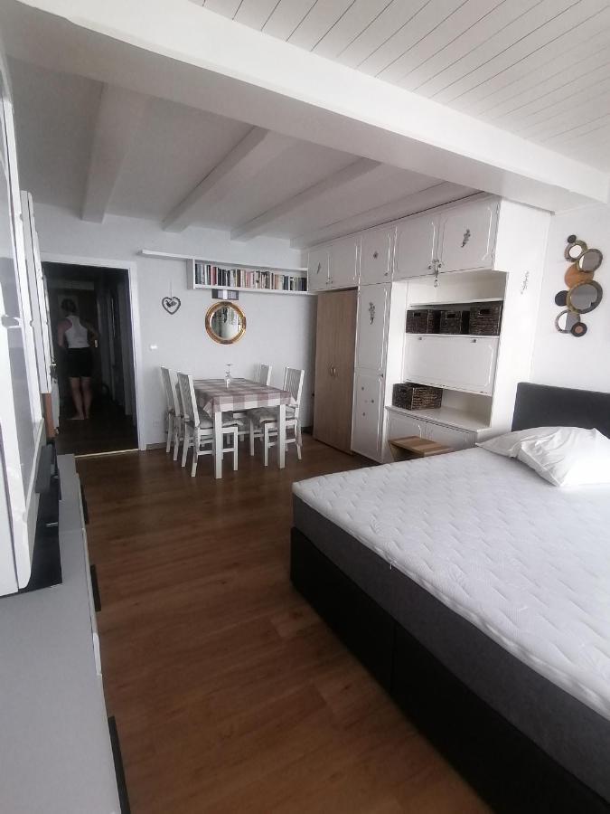 Haus Enzian - Apartment Gerlitzen Kanzelhohe Екстериор снимка